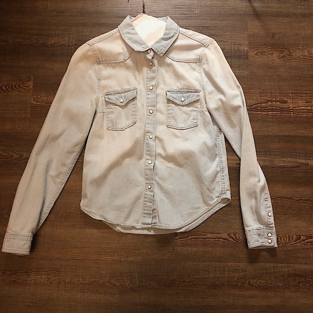 Love fire denim button snap shirt light wash size small